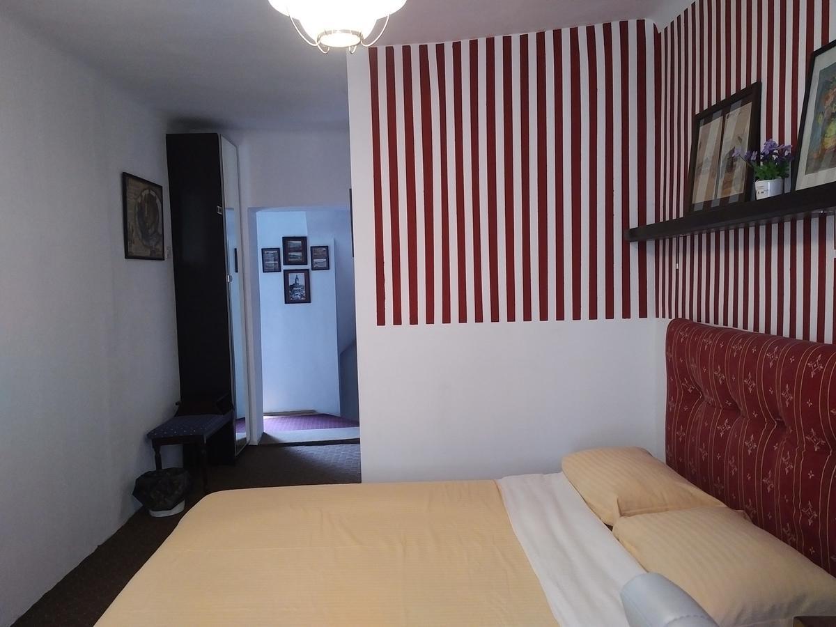 Guesthouse Postavarului Braşov Esterno foto